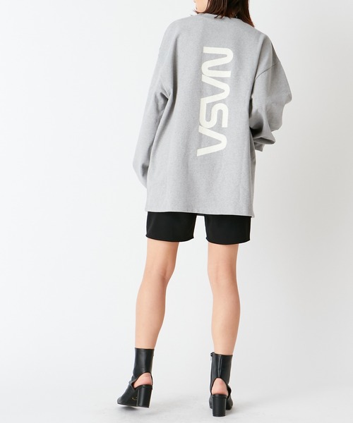 Chico（チコ）の「NASAバックロゴスウェット/ルーズスウェット（スウェット・レディース・アイボリー/グレー・FREE）」の18枚目の写真