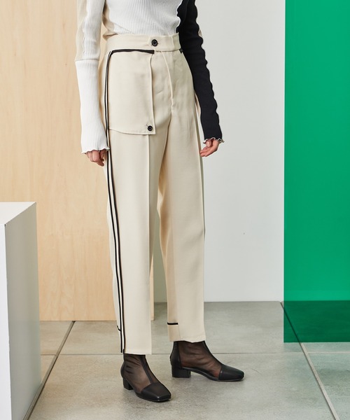 UNITED TOKYO（ユナイテッドトウキョウ）の「バックサイドディテールテーパード（スラックス・レディース・ベージュ/オレンジ・2/1）」の5枚目の写真