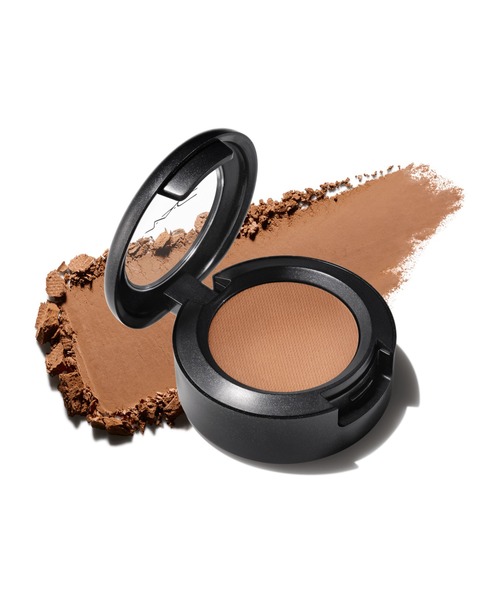 M・A・C（マック）の「【M･A･C /マック】スモール アイシャドウ（アイシャドウ・レディース・ソフト ブラウン/アンバー ライト/コルク/クランベリー/エスプレッソ/オメガ/オルブ/ライスペーパー/ルール/セーブル/ウェッジ/ムルシュ/ソバ/テクスチャー/コッパーリング/ウッドウィンクト/エクスペンシブ ピンク/アンティークト/サスピシャスリー スウィート/テート ア ティント/アンインターラプティッド/レザルティスト/スターリー ナイト/ダークルーム/チュチュ グッド/ネイキッドランチ/ガーリー・FREE）」の13枚目の写真