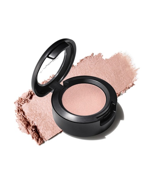 M・A・C（マック）の「【M･A･C /マック】スモール アイシャドウ（アイシャドウ・レディース・ソフト ブラウン/アンバー ライト/コルク/クランベリー/エスプレッソ/オメガ/オルブ/ライスペーパー/ルール/セーブル/ウェッジ/ムルシュ/ソバ/テクスチャー/コッパーリング/ウッドウィンクト/エクスペンシブ ピンク/アンティークト/サスピシャスリー スウィート/テート ア ティント/アンインターラプティッド/レザルティスト/スターリー ナイト/ダークルーム/チュチュ グッド/ネイキッドランチ/ガーリー・FREE）」の22枚目の写真