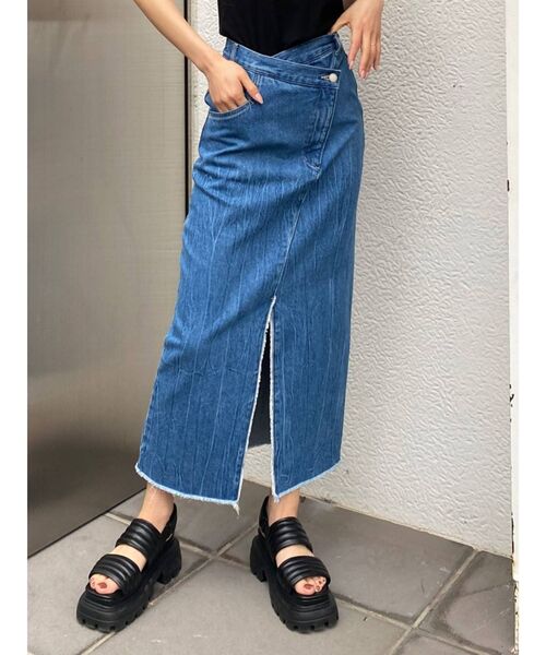 EMODA（エモダ）の「アシンメトリーリンクルスカート（スカート・レディース・ブラック/ブルー・SMALL/MEDIUM）」の11枚目の写真