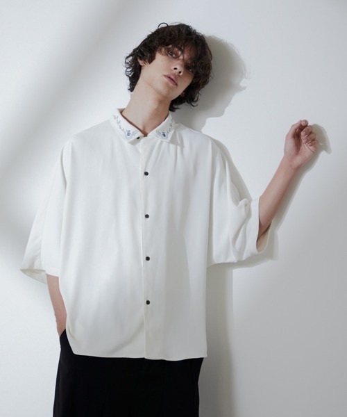 Loose/ルース(ルース)の「ドレープトロミ ドルマン刺繍シャツ(シャツ/ブラウス・メンズ・ホワイト/ブラック・S/M/L)」の5枚目の写真