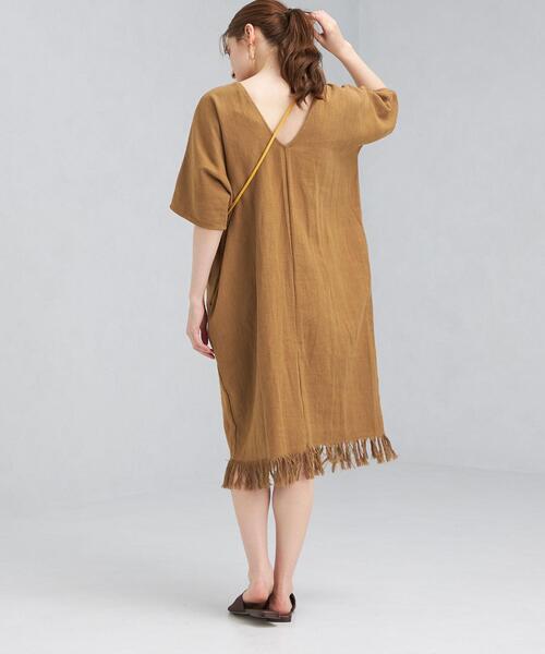 green label relaxing（グリーンレーベルリラクシング）の「[ エムワイエー ] SC MYA フリンジ カフタン ワンピース（ワンピース・レディース・オフホワイト/モカ・FREE）」の8枚目の写真