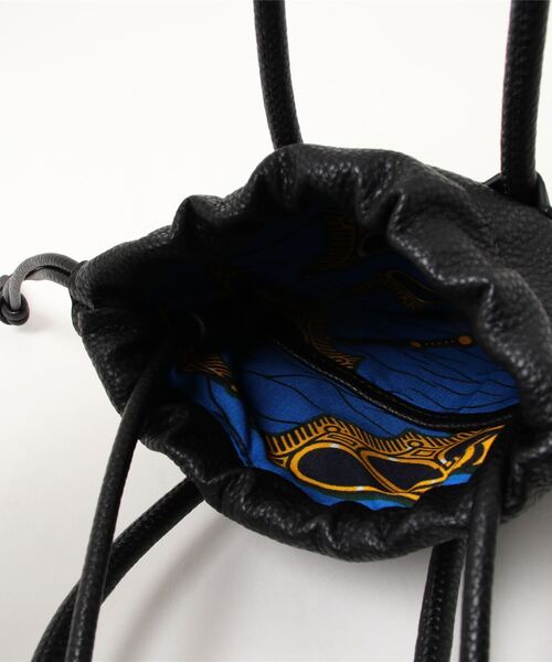 ADD CULUMN（アドカラム）の「■■■【ADD CULUMN/アドカラム】FAKE LEATHERMINI BAG：ショルダーバッグ（ショルダーバッグ・レディース・ブラック/アイボリー/イエロー/シルバー・FREE）」の22枚目の写真