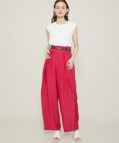 値下しました！TOGA PULLA メタルレザーベルト　ブルー TOGA PULLA（トーガ プルラ）の「【TOGA PULLA(トーガプルラ