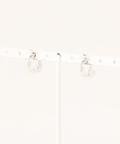 Jenny BY IMMANOEL(ジェニーバイイマノエル)の「silver925 オーバーラップピアス(ピアス(両耳用)・レディース・シルバー/ゴールド/ピンクゴールド・FREE)」の4枚目の写真