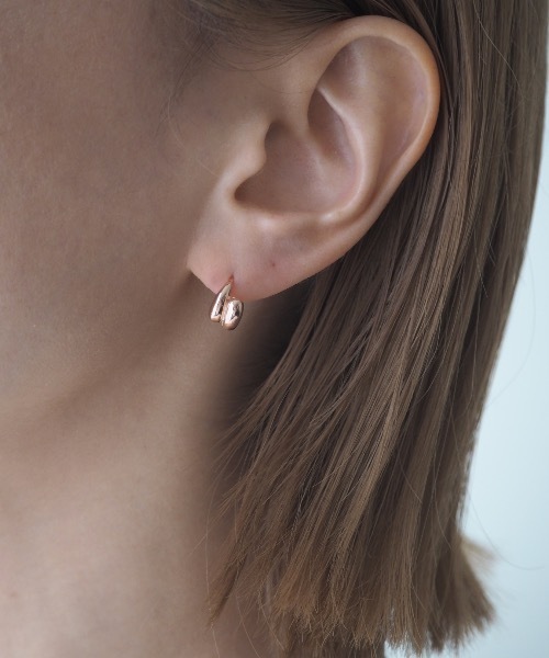 Jenny BY IMMANOEL(ジェニーバイイマノエル)の「silver925 オーバーラップピアス(ピアス(両耳用)・レディース・シルバー/ゴールド/ピンクゴールド・FREE)」の7枚目の写真