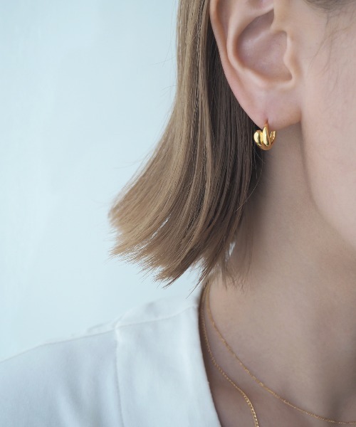 Jenny BY IMMANOEL(ジェニーバイイマノエル)の「silver925 オーバーラップピアス(ピアス(両耳用)・レディース・シルバー/ゴールド/ピンクゴールド・FREE)」の5枚目の写真