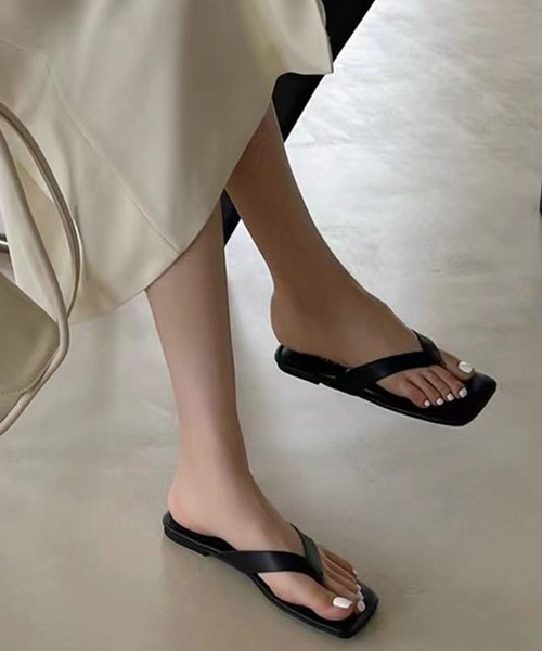 SMILE ORCHID（スマイルオーキッド）の「スクエアトゥトングサンダル（サンダル・レディース・ホワイト/ブラック/グリーン/レオパード/パイソン・38/39/37）」の2枚目の写真