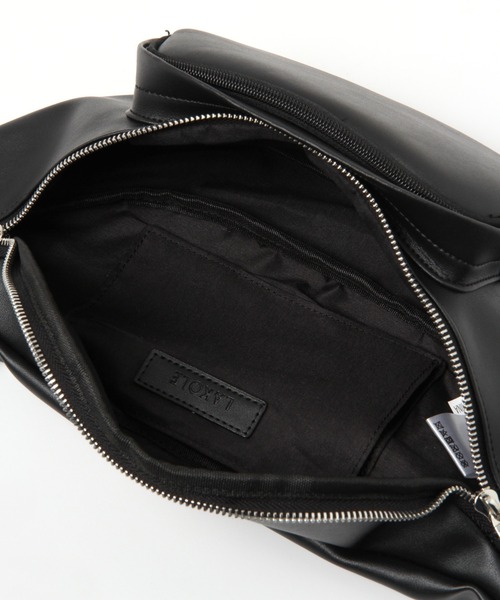 LAKOLE（ラコレ）の「フロントポケットフェイクレザーボディバッグ / 952109（ボディバッグ/ウエストポーチ・メンズ・ブラウン系その他/ブラック・FREE）」の15枚目の写真