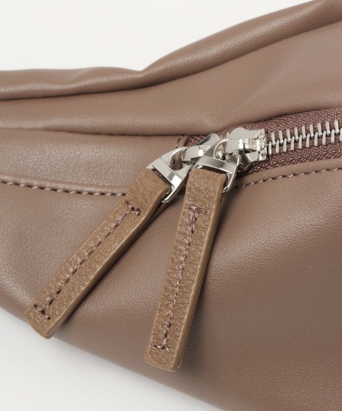 LAKOLE（ラコレ）の「フロントポケットフェイクレザーボディバッグ / 952109（ボディバッグ/ウエストポーチ・メンズ・ブラウン系その他/ブラック・FREE）」の17枚目の写真