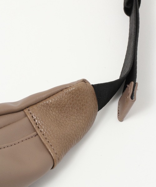 LAKOLE（ラコレ）の「フロントポケットフェイクレザーボディバッグ / 952109（ボディバッグ/ウエストポーチ・メンズ・ブラウン系その他/ブラック・FREE）」の19枚目の写真