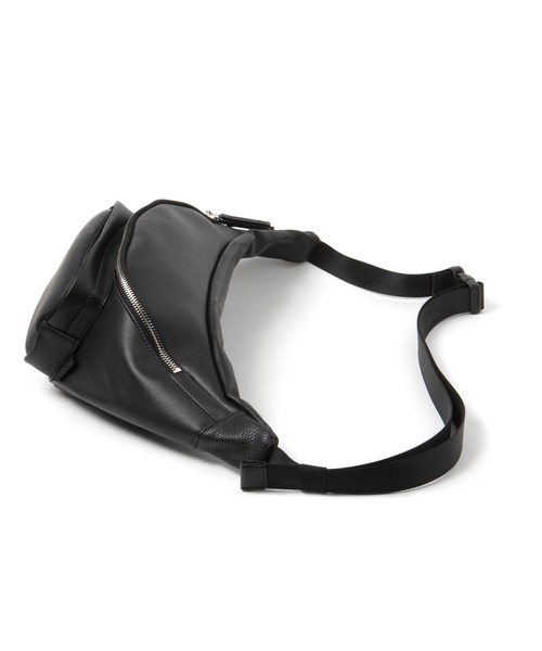 LAKOLE（ラコレ）の「フロントポケットフェイクレザーボディバッグ / 952109（ボディバッグ/ウエストポーチ・メンズ・ブラウン系その他/ブラック・FREE）」の7枚目の写真