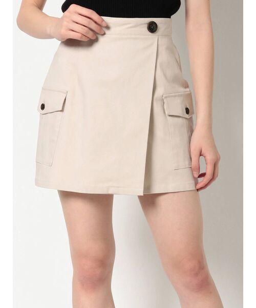 EVRIS（エヴリス）の「パッチポケットトラップミニスカート（スカート・レディース・カーキ/ブラック/アイボリー・MEDIUM/SMALL）」の2枚目の写真
