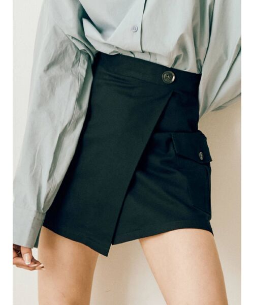 EVRIS（エヴリス）の「パッチポケットトラップミニスカート（スカート・レディース・カーキ/ブラック/アイボリー・MEDIUM/SMALL）」の3枚目の写真