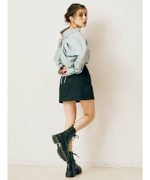 EVRIS（エヴリス）の「パッチポケットトラップミニスカート（スカート・レディース・カーキ/ブラック/アイボリー・MEDIUM/SMALL）」の4枚目の写真