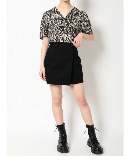 EVRIS（エヴリス）の「パッチポケットトラップミニスカート（スカート・レディース・カーキ/ブラック/アイボリー・MEDIUM/SMALL）」の15枚目の写真