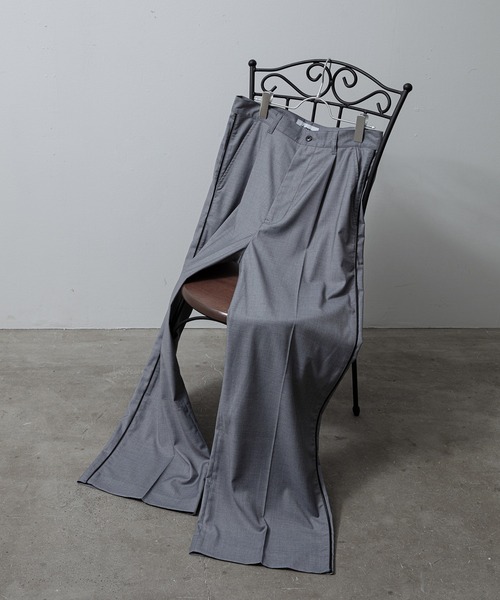 unlow(アンロー)の「パイピングワイドストレートスラックス(セットアップ対応)(その他パンツ・メンズ・ライトグレー/ブラック・M/L)」の10枚目の写真