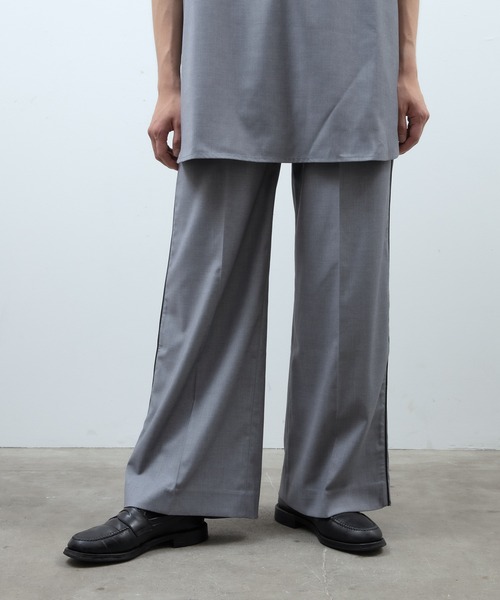 unlow(アンロー)の「パイピングワイドストレートスラックス(セットアップ対応)(その他パンツ・メンズ・ライトグレー/ブラック・M/L)」の6枚目の写真