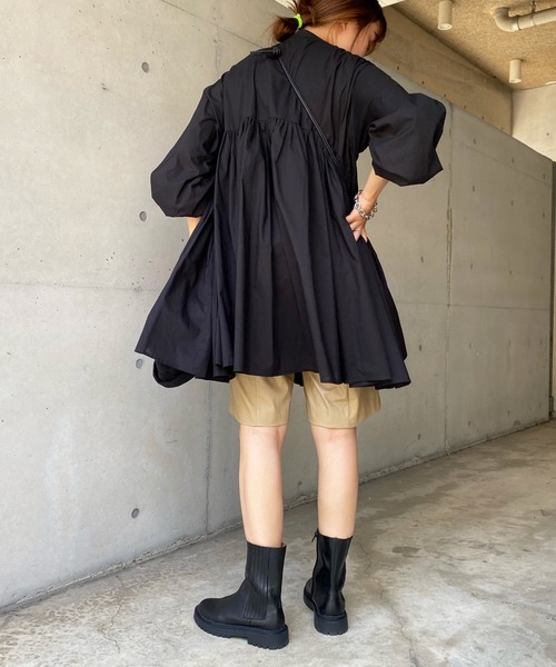 DouDou(ドゥドゥ)の「ボリュームギャザーチュニックブラウス(シャツ/ブラウス・レディース・オフホワイト/ブラック/グリーン・FREE)」の20枚目の写真