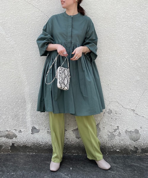 DouDou(ドゥドゥ)の「ボリュームギャザーチュニックブラウス(シャツ/ブラウス・レディース・オフホワイト/ブラック/グリーン・FREE)」の12枚目の写真