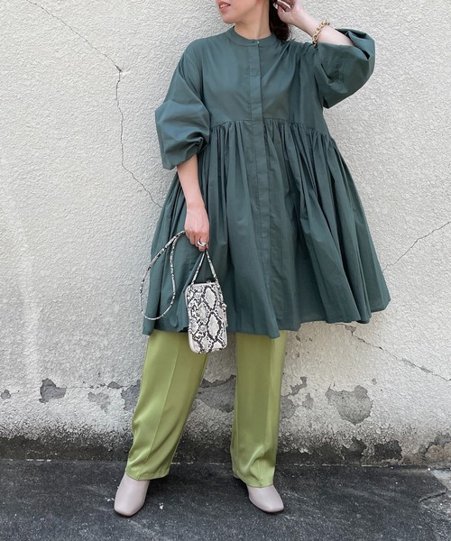 DouDou(ドゥドゥ)の「ボリュームギャザーチュニックブラウス(シャツ/ブラウス・レディース・オフホワイト/ブラック/グリーン・FREE)」の18枚目の写真