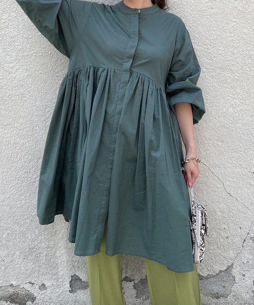 DouDou(ドゥドゥ)の「ボリュームギャザーチュニックブラウス(シャツ/ブラウス・レディース・オフホワイト/ブラック/グリーン・FREE)」の10枚目の写真