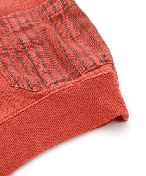 BREEZE（ブリーズ）の「ガーメントダイポケットトレーナー（スウェット・キッズ・レッド/ライム/ブルー/チャコール・110/120/130/140/150/100/90）」の5枚目の写真