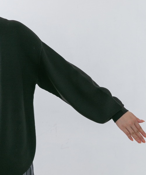 URBAN RESEARCH ROSSO（アーバンリサーチロッソ）の「ウールガーターホールボリュームニット（ニット/セーター・レディース・グリーン系その他/オフホワイト/チャコールグレー・FREE）」の11枚目の写真