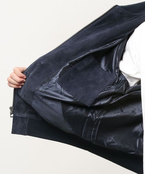 Guess(ゲス)の「Dust Suede Bomber Jacket(その他アウター・メンズ・ネイビー・SMALL/MEDIUM/LARGE/X-LARGE)」の10枚目の写真