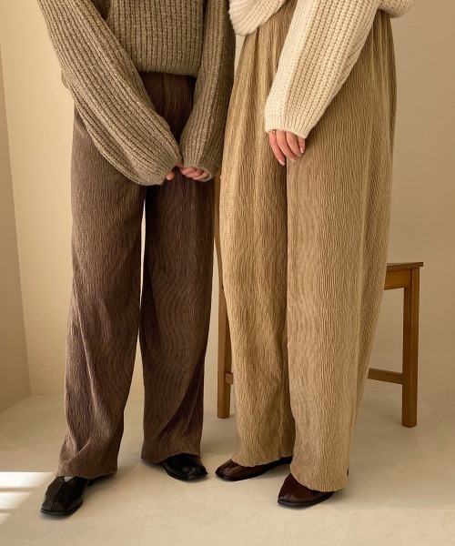 lawgy(ラウジー)の「velours pants(その他パンツ・レディース・ベージュ/ブラウン・FREE)」の3枚目の写真
