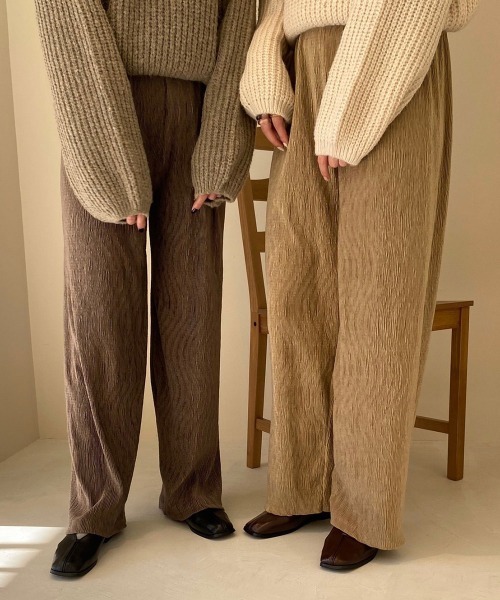 lawgy(ラウジー)の「velours pants(その他パンツ・レディース・ベージュ/ブラウン・FREE)」の7枚目の写真