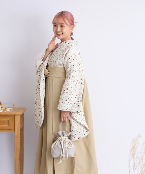 utatane(ウタタネ)の「袴セット 国産生地(着物・レディース・アイボリー・M/L)」の2枚目の写真
