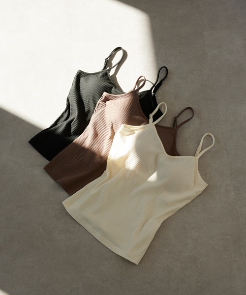 COLONY 2139(コロニートゥーワンスリーナイン)の「カップ付リブバックオープンキャミソール(キャミソール・レディース・ブラック/アイボリー/モカ・S/M/L)」の17枚目の写真