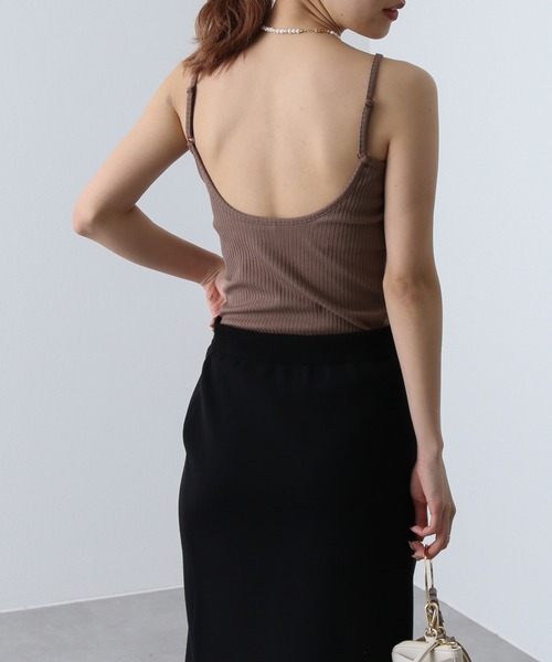 COLONY 2139(コロニートゥーワンスリーナイン)の「カップ付リブバックオープンキャミソール(キャミソール・レディース・ブラック/アイボリー/モカ・S/M/L)」の4枚目の写真