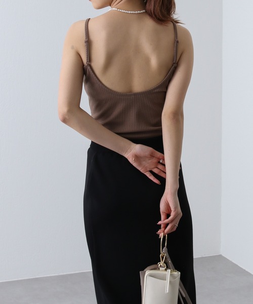 COLONY 2139(コロニートゥーワンスリーナイン)の「カップ付リブバックオープンキャミソール(キャミソール・レディース・ブラック/アイボリー/モカ・S/M/L)」の5枚目の写真