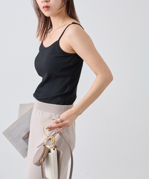 COLONY 2139(コロニートゥーワンスリーナイン)の「カップ付リブバックオープンキャミソール(キャミソール・レディース・ブラック/アイボリー/モカ・S/M/L)」の14枚目の写真