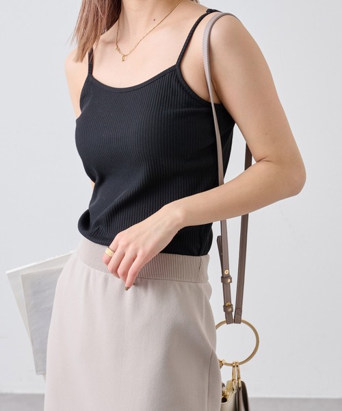 COLONY 2139(コロニートゥーワンスリーナイン)の「カップ付リブバックオープンキャミソール(キャミソール・レディース・ブラック/アイボリー/モカ・S/M/L)」の15枚目の写真