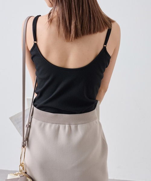 COLONY 2139(コロニートゥーワンスリーナイン)の「カップ付リブバックオープンキャミソール(キャミソール・レディース・ブラック/アイボリー/モカ・S/M/L)」の16枚目の写真