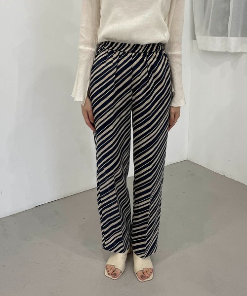 CAPRICIEUX LE'MAGE(カプリシューレマージュ)の「バイアスストライプイージーパンツ(その他パンツ・レディース・ネイビー/ブラウン・FREE)」の11枚目の写真
