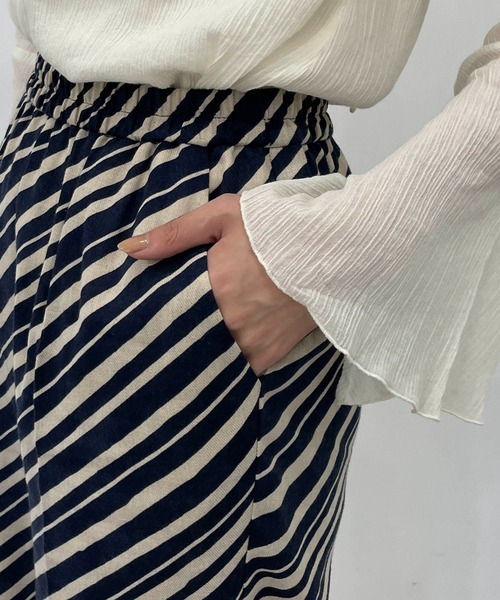CAPRICIEUX LE'MAGE(カプリシューレマージュ)の「バイアスストライプイージーパンツ(その他パンツ・レディース・ネイビー/ブラウン・FREE)」の15枚目の写真