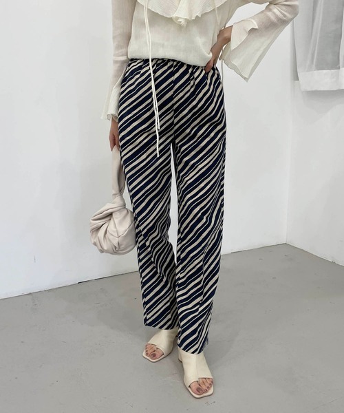 CAPRICIEUX LE'MAGE(カプリシューレマージュ)の「バイアスストライプイージーパンツ(その他パンツ・レディース・ネイビー/ブラウン・FREE)」の4枚目の写真