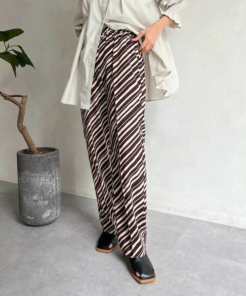 CAPRICIEUX LE'MAGE(カプリシューレマージュ)の「バイアスストライプイージーパンツ(その他パンツ・レディース・ネイビー/ブラウン・FREE)」の19枚目の写真