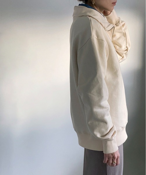 ottilie（オティーリエ）の「ハーフジップスウェットプルオーバー（スウェット・レディース・アイボリー/チャコールグレー/グリーン・FREE）」の9枚目の写真