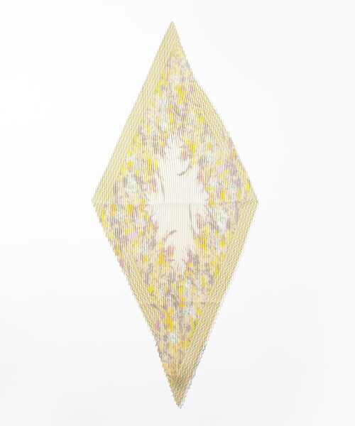 ANAYI（アナイ）の「フラワーストライププリーツスカーフ（バンダナ/スカーフ・レディース・クリアイエロー・FREE）」の2枚目の写真