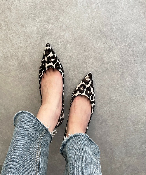 EVOL（イーボル）の「変形ヒールポインテッドパンプス（パンプス・レディース・ブラウン/グレー・M/L/S）」の7枚目の写真