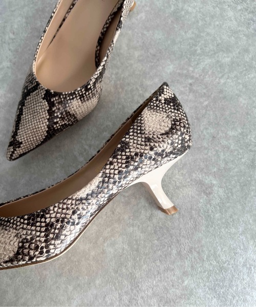 EVOL（イーボル）の「変形ヒールポインテッドパンプス（パンプス・レディース・ブラウン/グレー・M/L/S）」の21枚目の写真