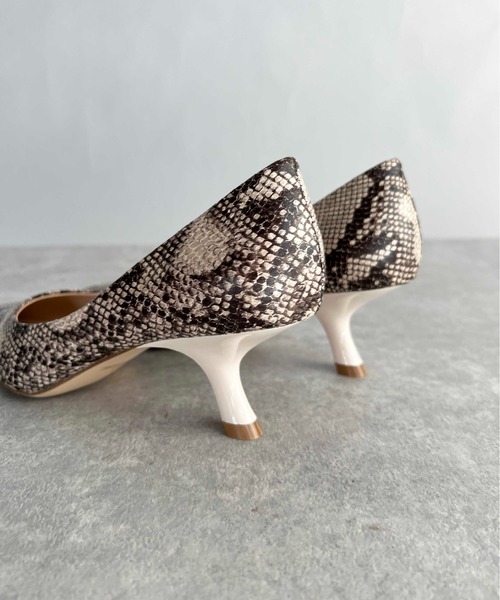 EVOL（イーボル）の「変形ヒールポインテッドパンプス（パンプス・レディース・ブラウン/グレー・M/L/S）」の22枚目の写真