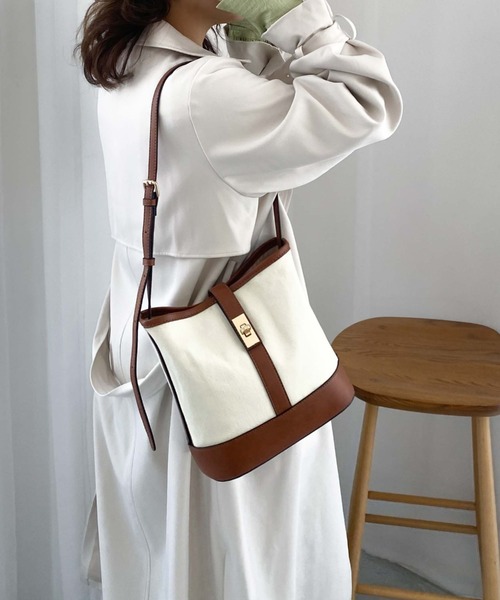 archives（アルシーヴ）の「捻り金具バッグ（ショルダーバッグ・レディース・ブラック/ブラウン・FREE）」の9枚目の写真