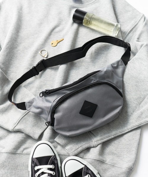 Dickies（ディッキーズ）の「【Dickies】ミニマムマウンテンボディバッグ（ボディバッグ/ウエストポーチ・メンズ・ホワイト/ブラック/グレー・FREE）」の3枚目の写真
